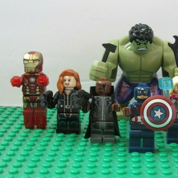 Avengers Lego sized mini figures team set - Picture 2 of 3